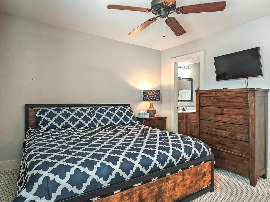 Quiet Plaza Two Bedroom 2 Bathroom カンザスシティ エクステリア 写真
